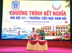 Hải đội 111 Cảnh sát biển ký kết chương trình kết nghĩa với Trường Tiểu học Nam Hải